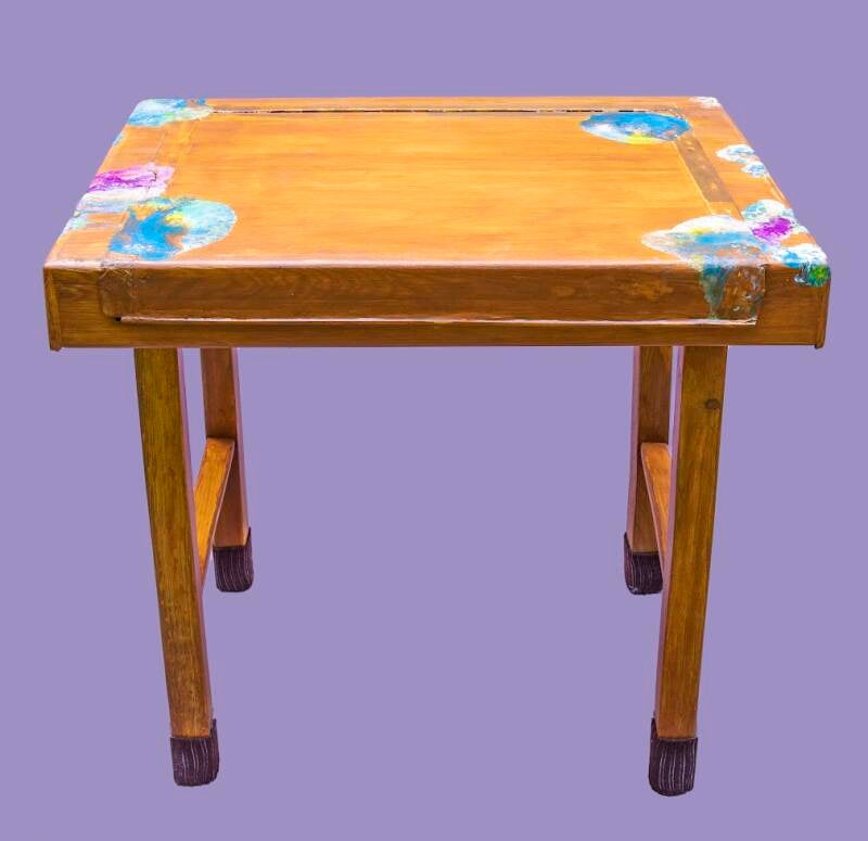 Lessenaar of make-uptafel