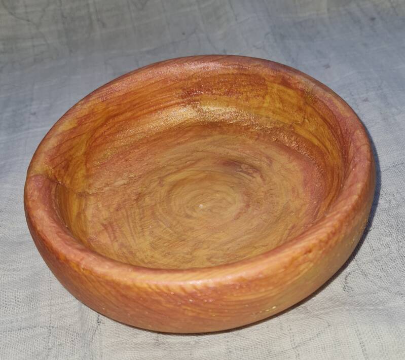 Ronde schaal van wilgenhout