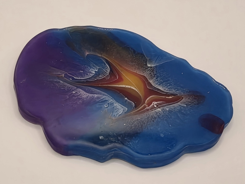Epoxy onderzetter blauw paars met rood wit en geel II
