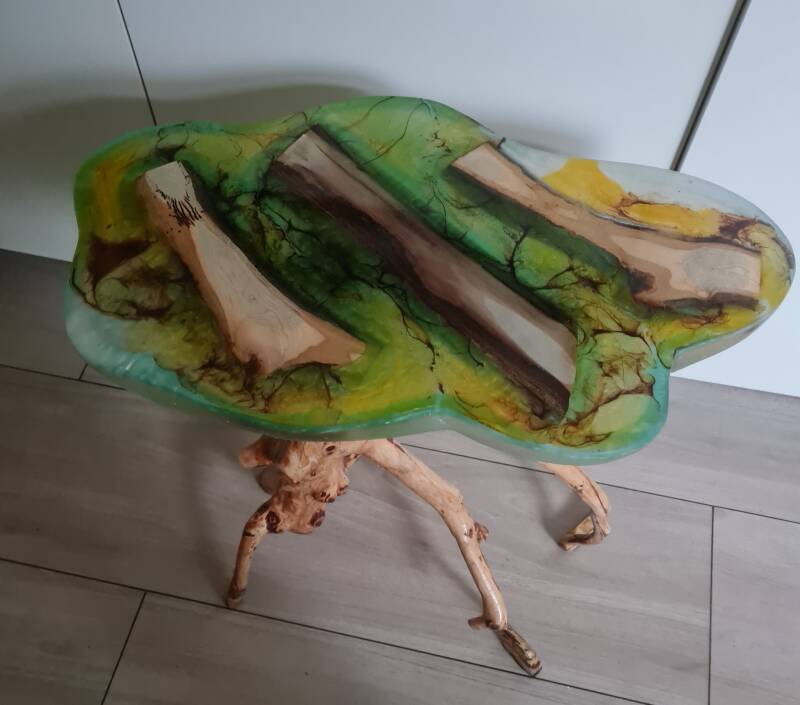 Bijzettafel met organische vorm