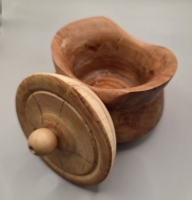 Beukenhouten pot met deksel van essenhout