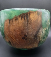 grote groene pot met beukenhout